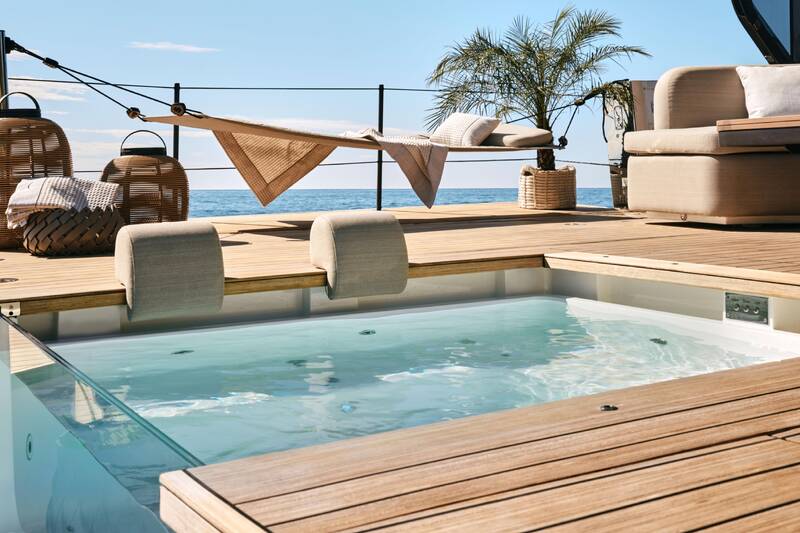 Aft pool