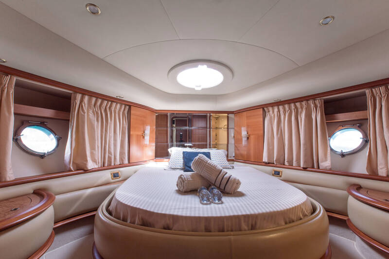 Bow VIP cabin