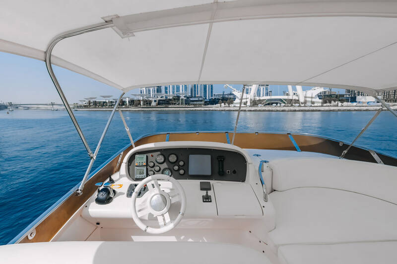 Helm station on flybridge