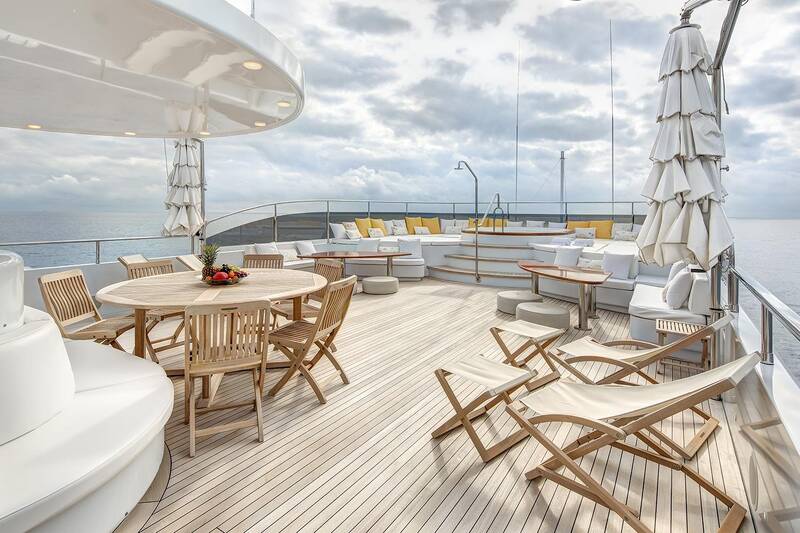 Dining area on sundeck