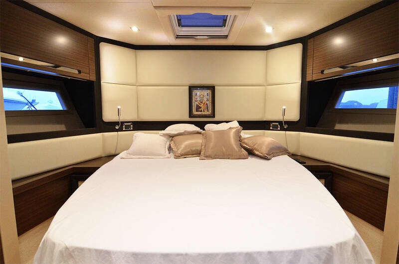 Bow cabin