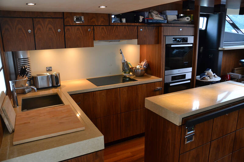 Kitchen Fairline Squadron 78 (2011)