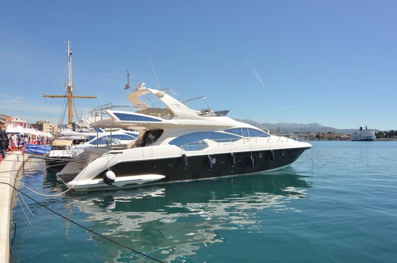 Exterior Azimut 70 2009