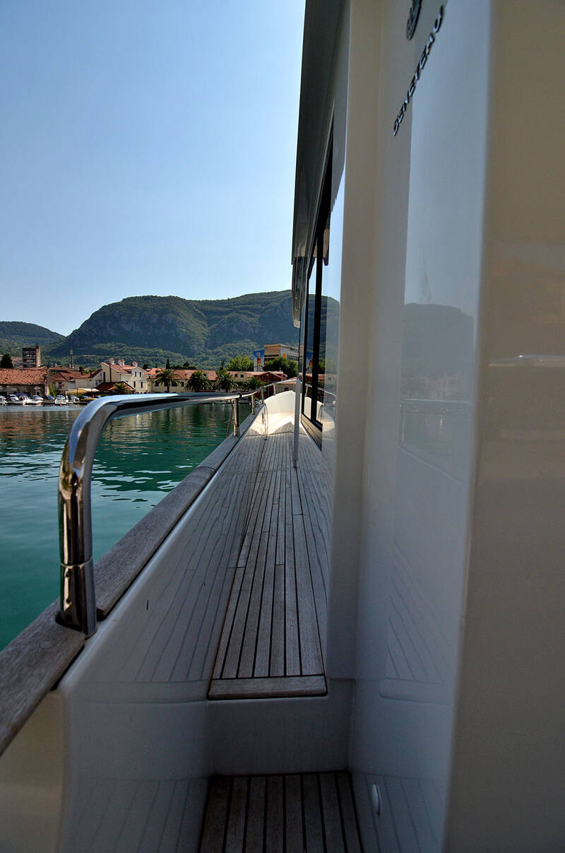 Side deck