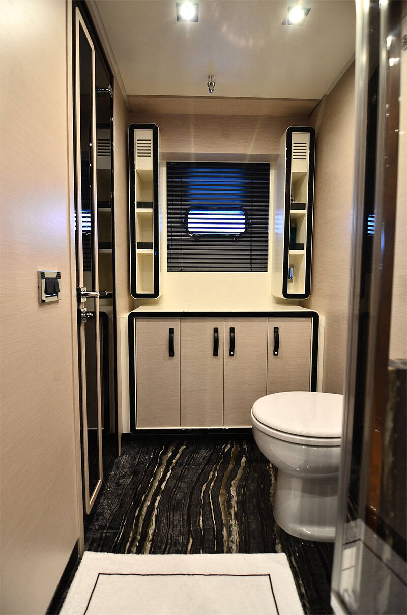 Owner's bathroom