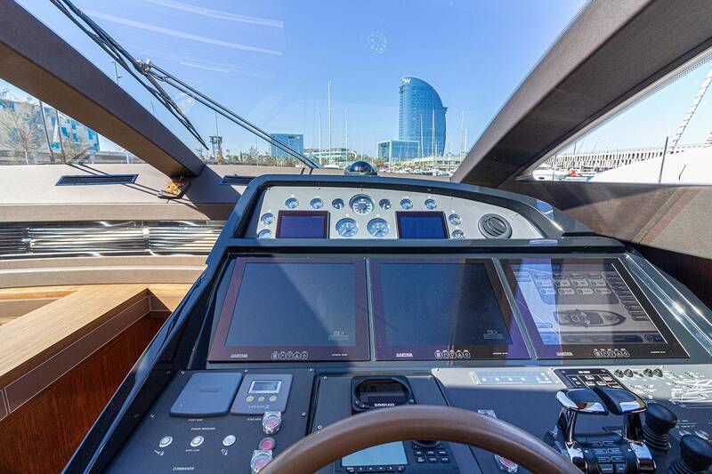 Main helm station