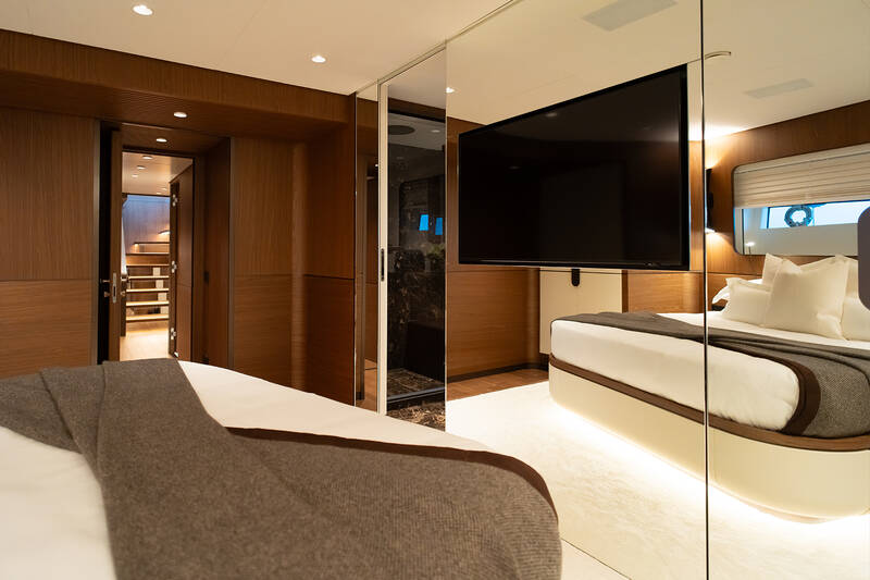 Bow VIP cabin