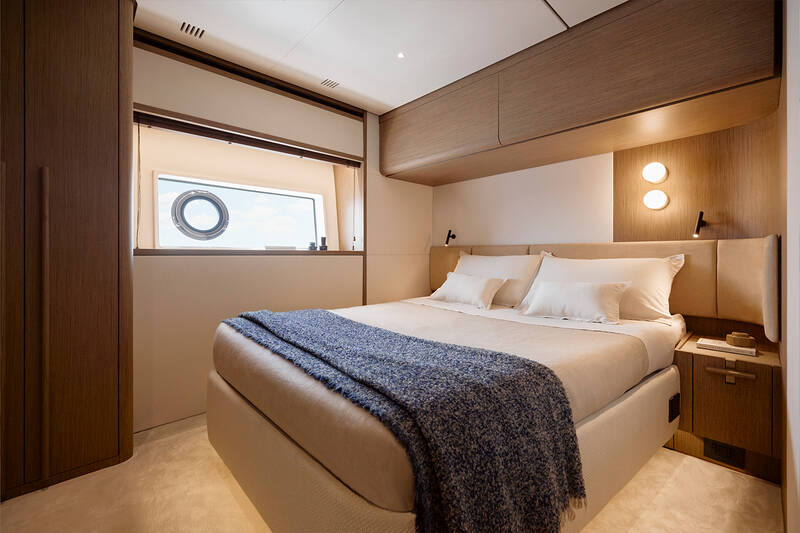 Bow VIP cabin