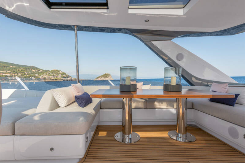 Dining area on flybridge