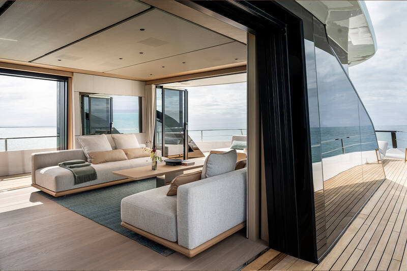 Upper deck salon