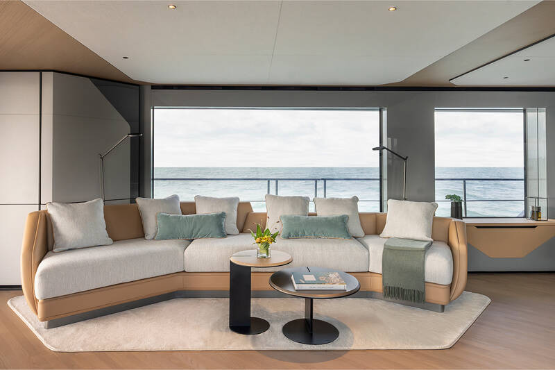 Main deck salon