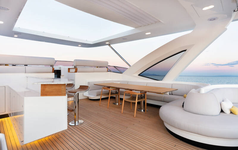 Dining area on flybridge