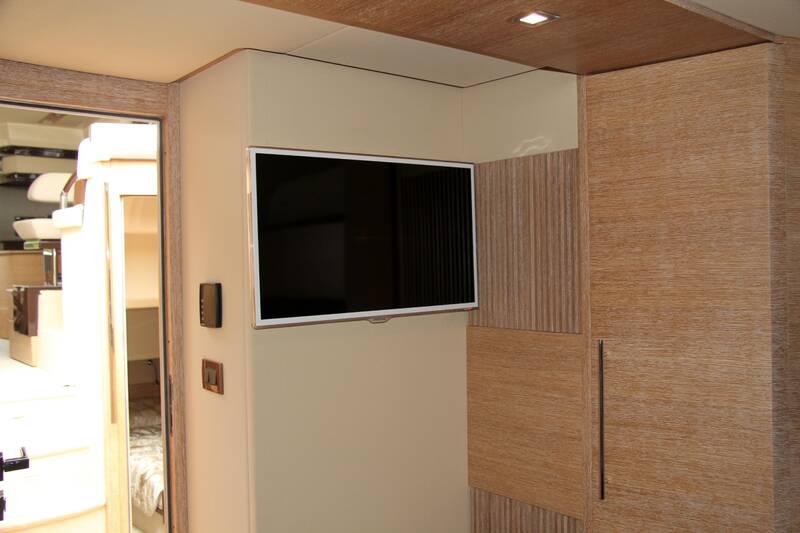 Bow cabin