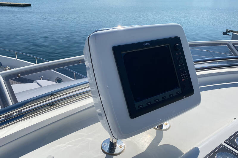 Helm station on flybridge
