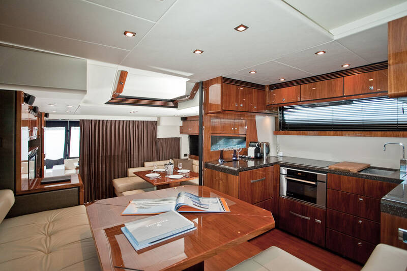 Salon, kitchen