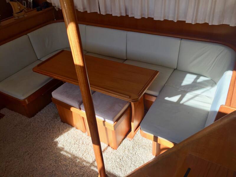 Salon on lower deck