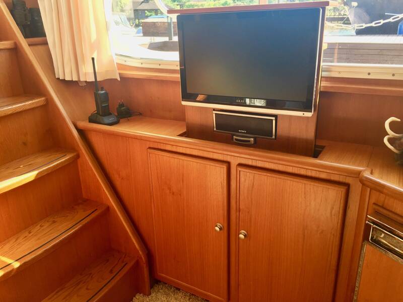 Salon on lower deck