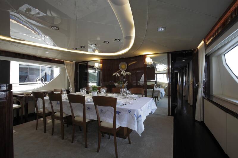 Dinette on main deck