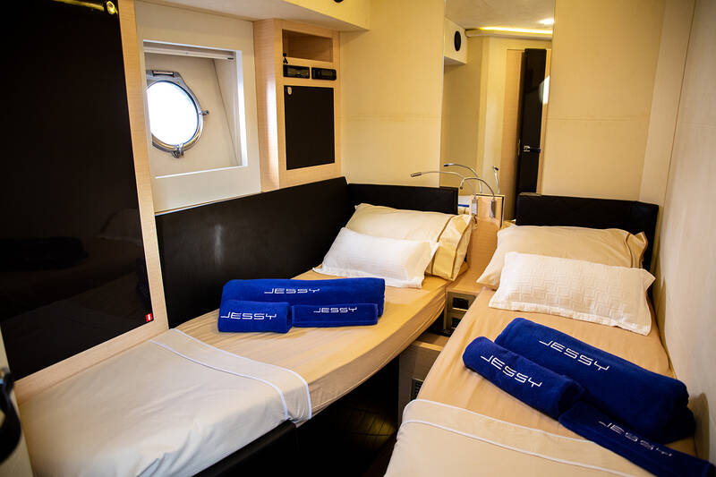 Guest cabin on port side