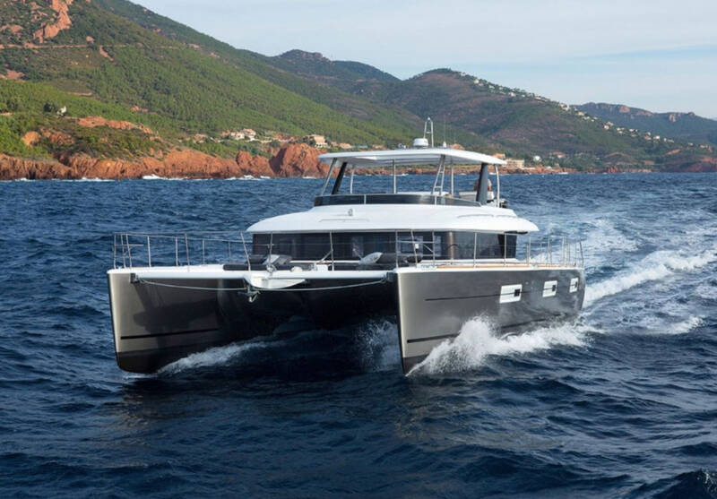 Exterior M/Y LONG MONDAY 