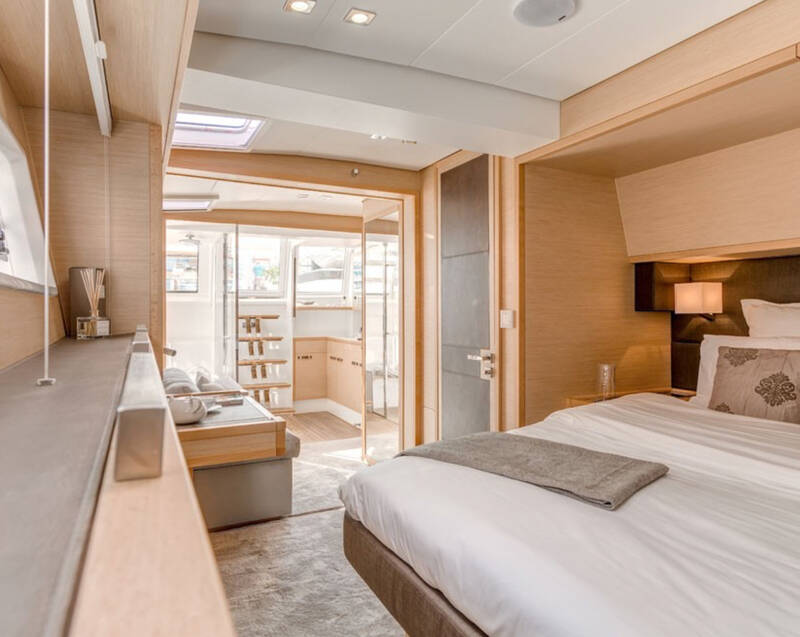 Guest cabin M/Y  LONG MONDAY 