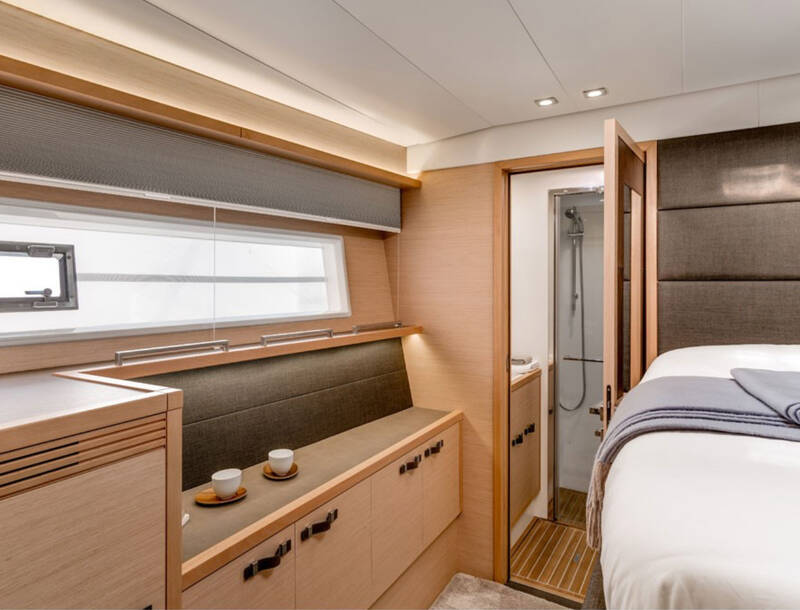 Guest cabin M/Y  LONG MONDAY 