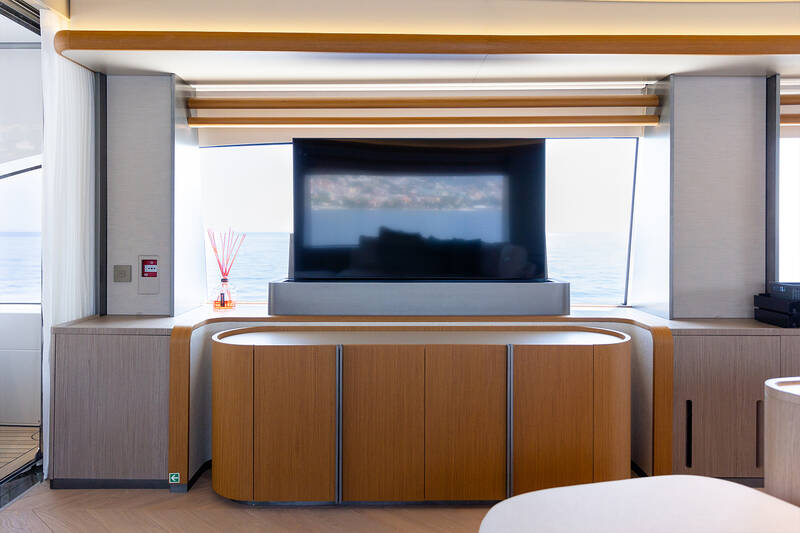 Upper deck salon