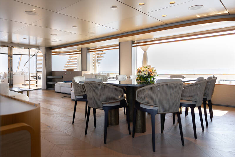Dinette in main deck salon