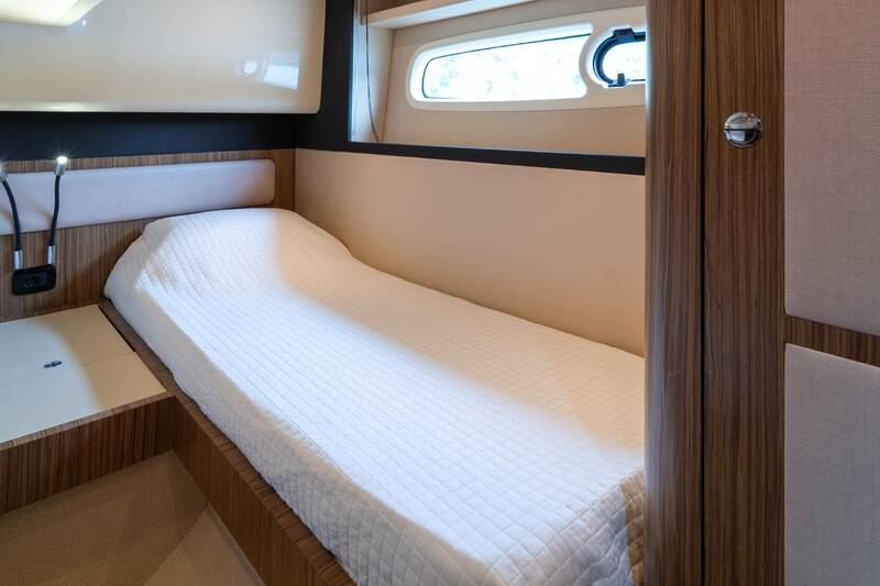 Guest cabin