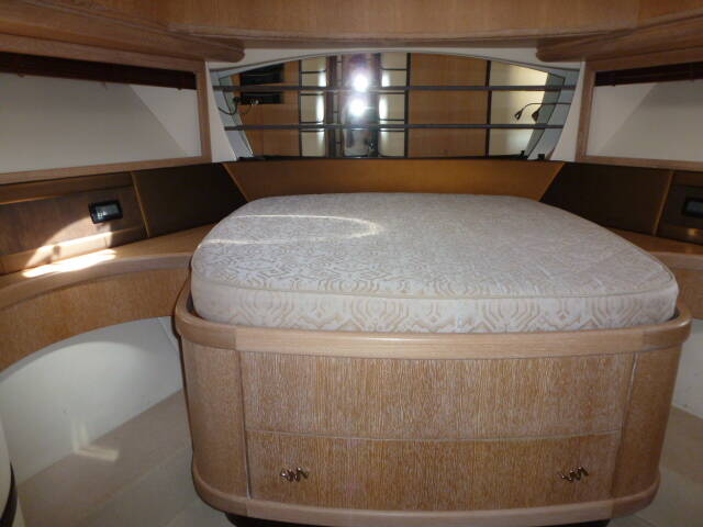 Bow cabin