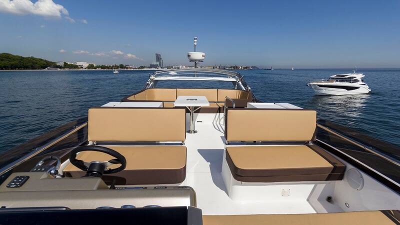 Флайбридж Galeon 420 Flybridge