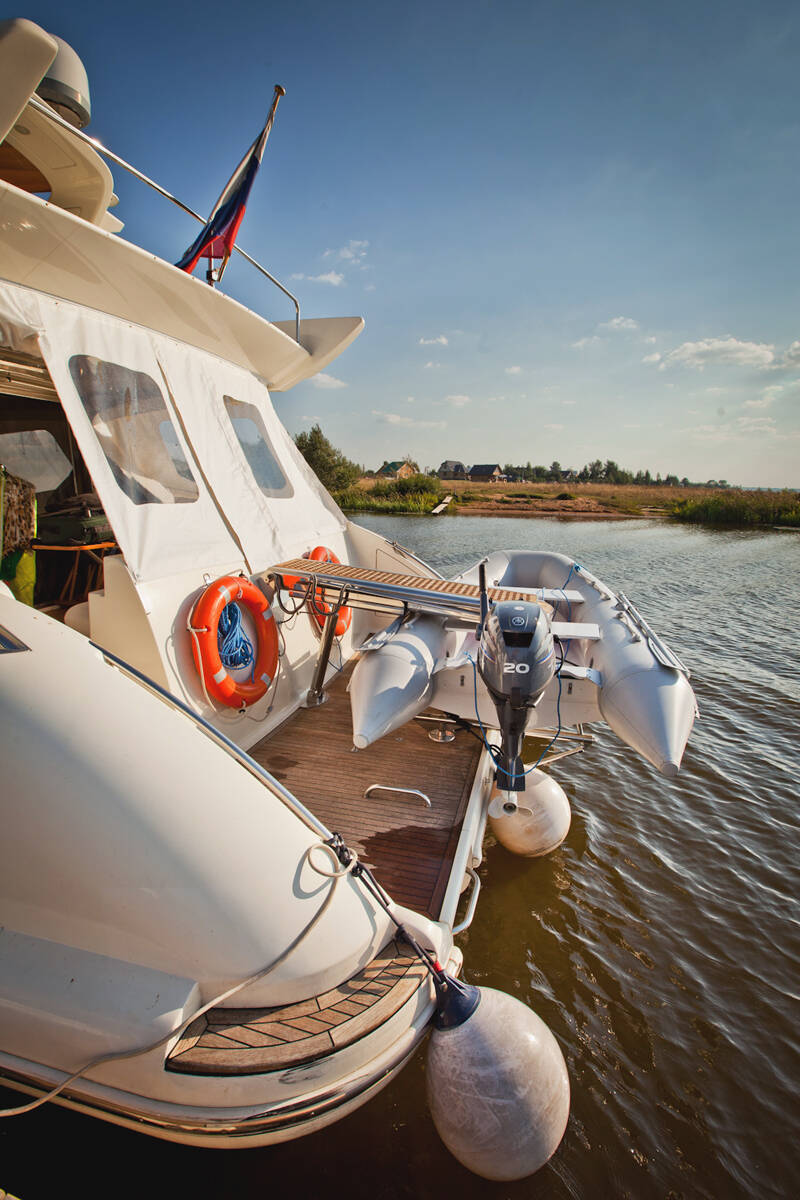 Swimming platform. Exterior Azimut 50 - 2004