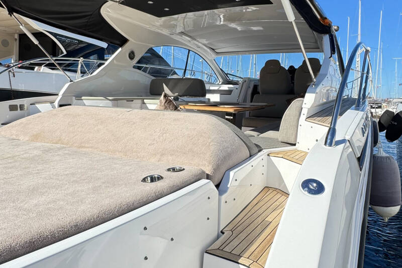 Sunbathing area on aft