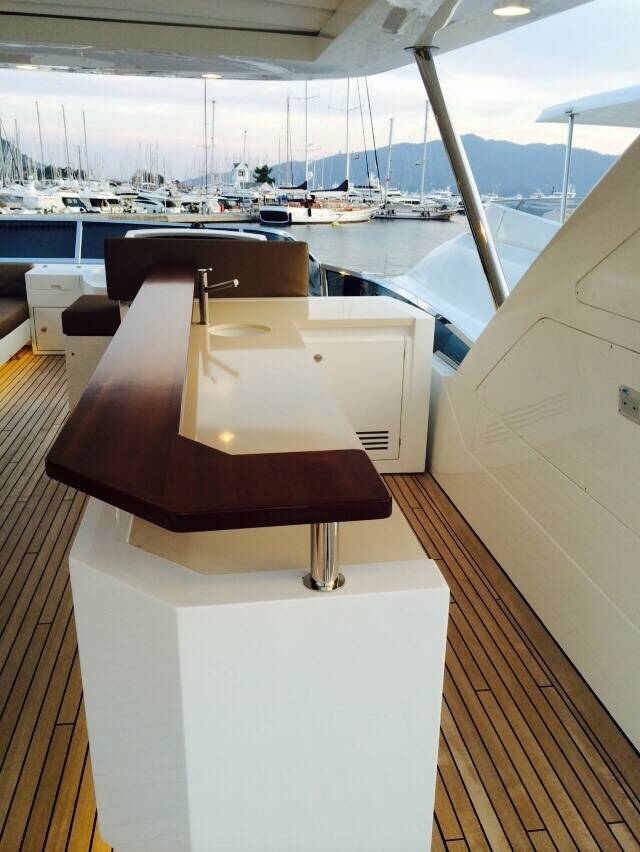 Wet-bar with  fridge on flybridge