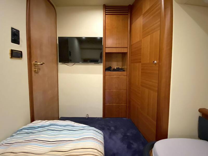 Guest cabin