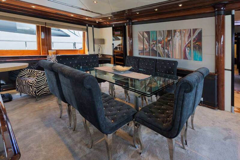 Dining area in the saloon main deck