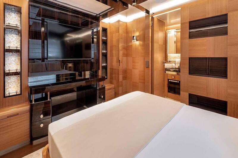 VIP double cabin
