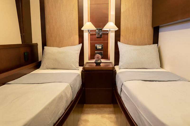 Twin guest cabin